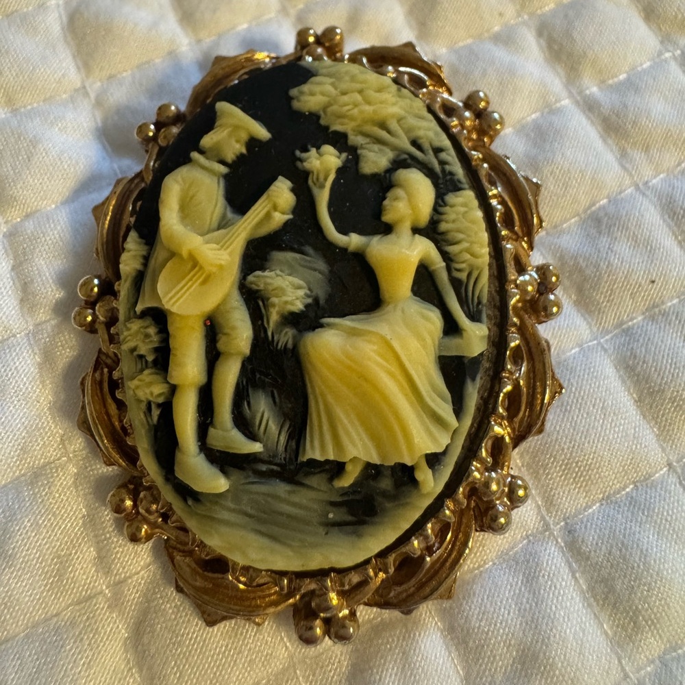 Vintage Gold and Black Cameo Brooch